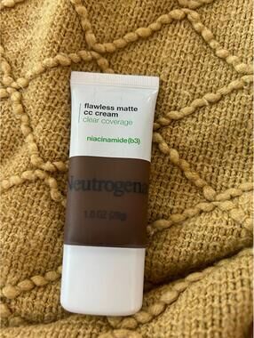 A105 Neutrogena Coverage  Matte CC Cream,Makeup Sienna 10.0